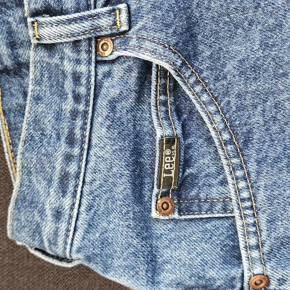 Upcycled distressed denim shorts - Picture 2 of 10